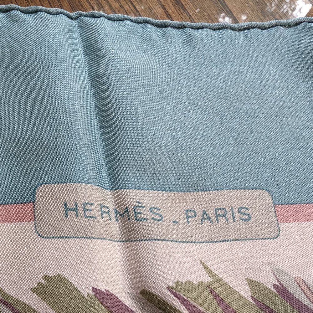Vintage Hermes Cols Verts Blue Pastel 90 cm Silk Scarf Rare - Picture 5 of 16